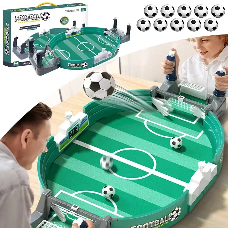 Criança e adulto jogando em brinquedo educativo futebol de mesa portátil que desenvolve coordenação e foco